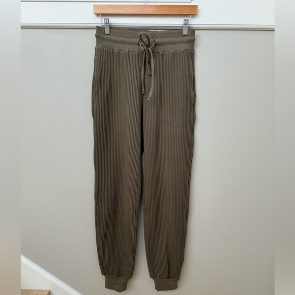 The Range NYC Vital Rib Jogger - Picture 4 of 10